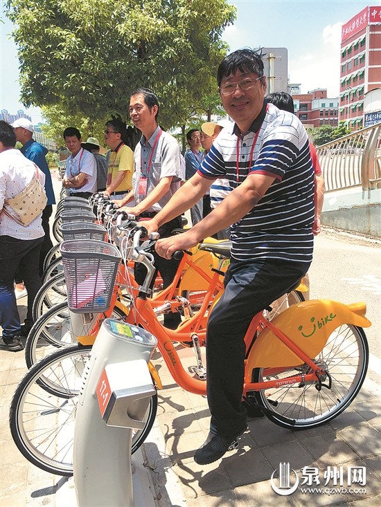 政協委員“試駕”公共自行車